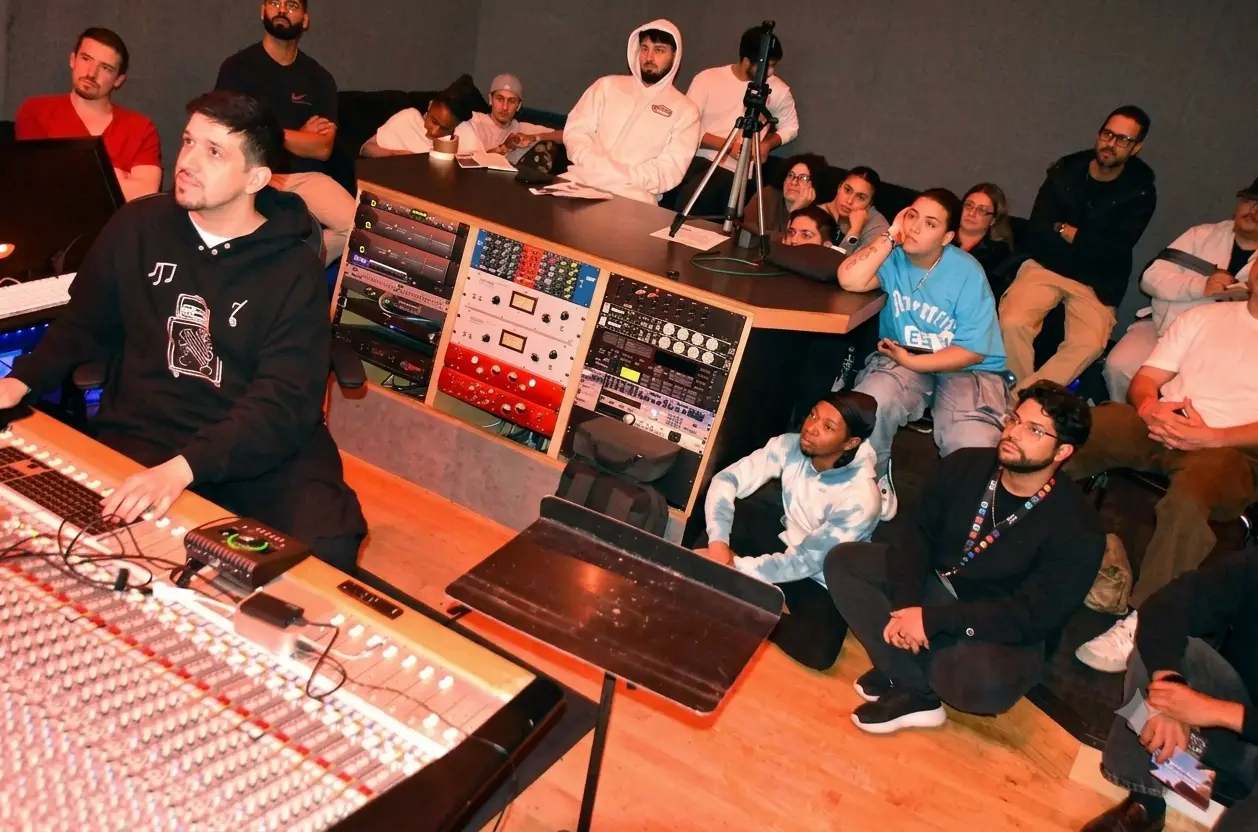 Angelo Carretta leading a masterclass session at the console